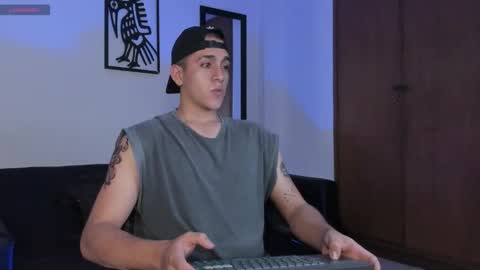 Snapshot of oliver_plata_ chatting on 11.02.25 Oliver online show from 11.02.25