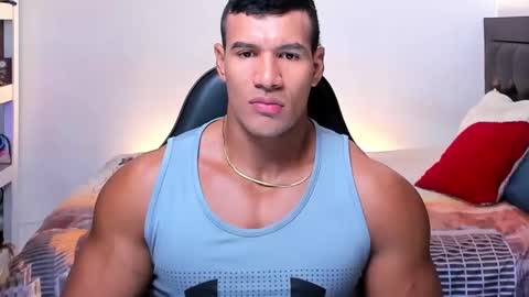 Snapshot of oliver_tommy chatting on 09.15.25 oliver_tommy online show from 09.15.25