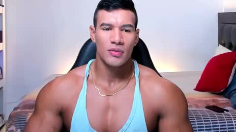 Snapshot of oliver_tommy chatting on 09.17.25 oliver_tommy online show from 09.17.25