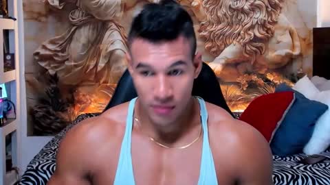 Snapshot of oliver_tommy chatting on 09.27.25 oliver_tommy online show from 09.27.25