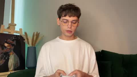 Snapshot of oliverlawrence chatting on 05.29.26 oliverlawrence online show from 05.29.26