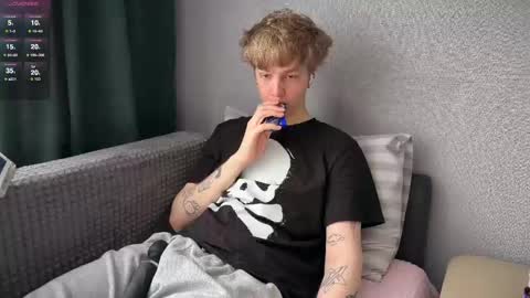 Snapshot of olivertasty chatting on 05.18.26 oliver online show from 05.18.26