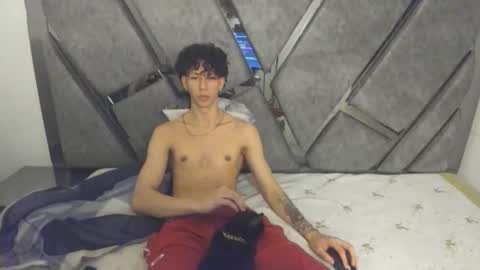 Snapshot of oliverthompson_01 chatting on 10.02.25 oliverthompson_01 online show from 10.02.25