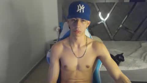 Snapshot of oliverthompson_01 chatting on 10.10.25 oliverthompson_01 online show from 10.10.25