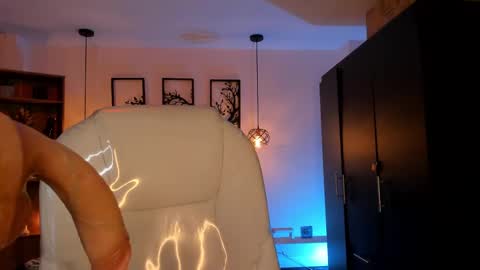 Olivia online show from 01.23.25