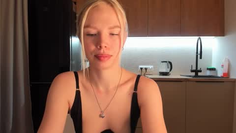 Olivia 3 online show from 02.05.25