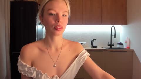 Olivia 3 online show from 02.11.25