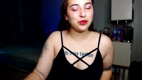 Snapshot of olivia_defo chatting on 10.27.25 olivia_defo online show from 10.27.25