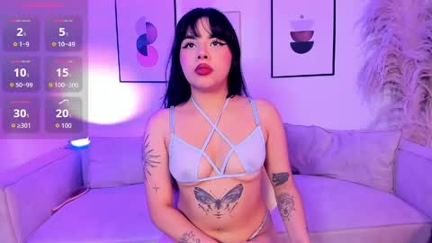 Snapshot of olivia_dluxe chatting on 06.08.26 olivia_dluxe online show from 06.08.26