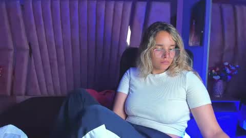 Snapshot of olivia_fox69 chatting on 12.29.24 OLIVIA online show from 12.29.24