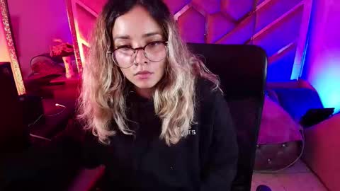  OLIVIA  online show from 11.21.25