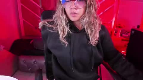  OLIVIA  online show from 02.14.26