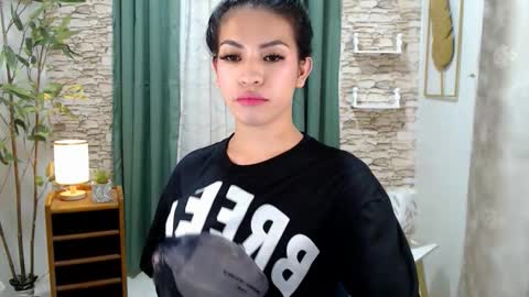 olivia_hotcummer online show from 10.19.25