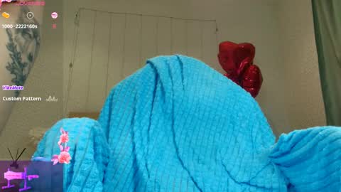 Snapshot of olivia_k_ chatting on 04.19.26 Olivia Hi guys Follow me online show from 04.19.26