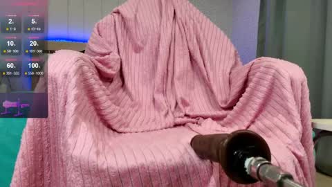 Snapshot of olivia_k_ chatting on 05.18.26 Olivia Hi guys Follow me online show from 05.18.26