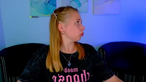 Snapshot of olivia_kit chatting on 07.12.26 olivia_kit online show from 07.12.26