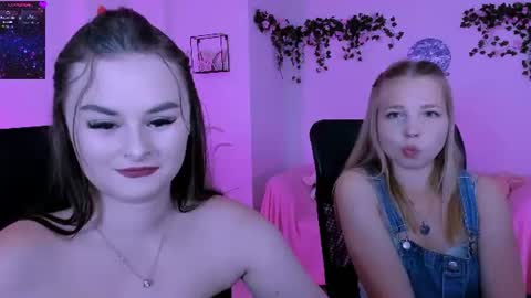 Snapshot of olivia_kit chatting on 07.23.26 olivia_kit online show from 07.23.26