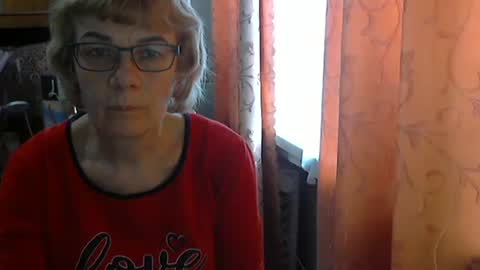 Snapshot of olivia_mia25 chatting on 03.24.26 Olivia Mia online show from 03.24.26