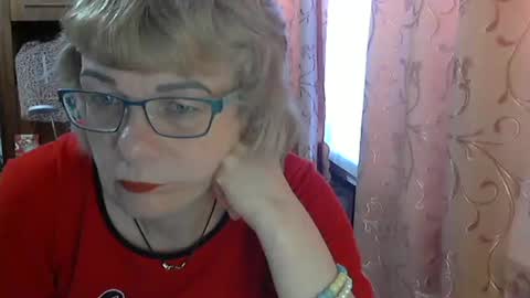 Snapshot of olivia_mia25 chatting on 04.14.26 Olivia Mia online show from 04.14.26