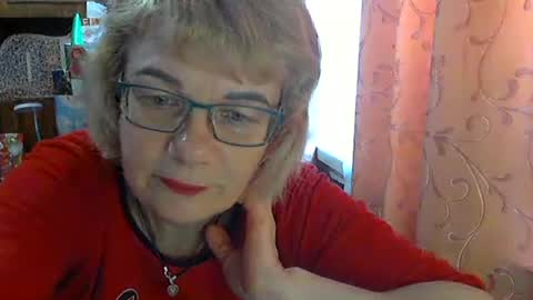 Snapshot of olivia_mia25 chatting on 04.28.26 Olivia Mia online show from 04.28.26