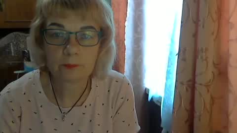 Snapshot of olivia_mia25 chatting on 05.30.26 Olivia Mia online show from 05.30.26