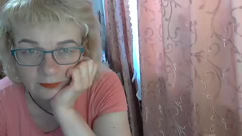 Olivia Mia online show from 06.17.26