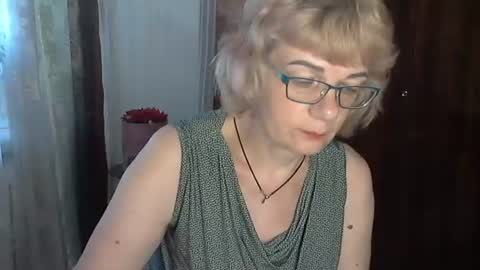Olivia Mia online show from 07.04.26