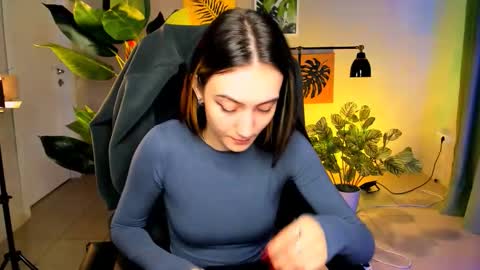 olivia_norton_ online show from 10.04.25