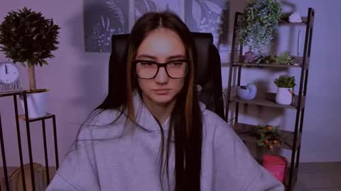 olivia_norton_ online show from 10.12.25