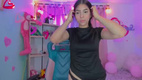 Snapshot of olivia_pretty_ chatting on 02.22.25 olivia_pretty_ online show from 02.22.25