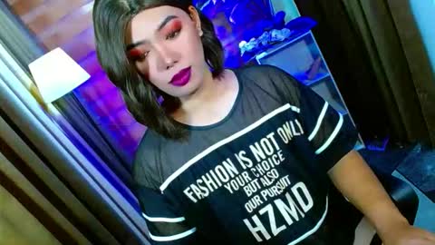 Miss OLIVIA online show from 04.24.26
