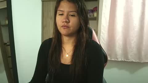 Olivia online show from 10.04.25