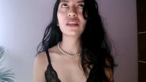 Snapshot of oliviaaa__ chatting on 05.27.26 oliviaaa__ online show from 05.27.26