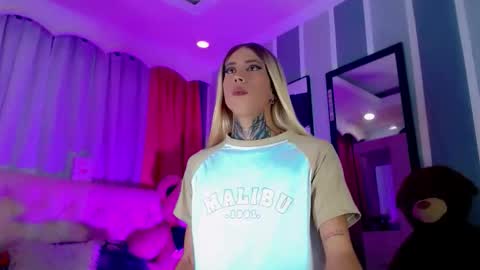 oliviahot01 online show from 05.24.26