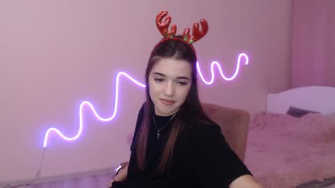 Snapshot of olivialimm chatting on 12.08.24 Olivia online show from 12.08.24