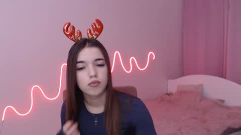 Snapshot of olivialimm chatting on 12.08.24 Olivia online show from 12.08.24
