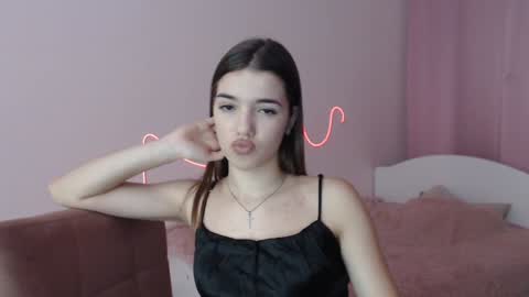 Snapshot of olivialimm chatting on 12.17.24 Olivia online show from 12.17.24