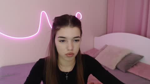 Snapshot of olivialimm chatting on 12.19.24 Olivia online show from 12.19.24