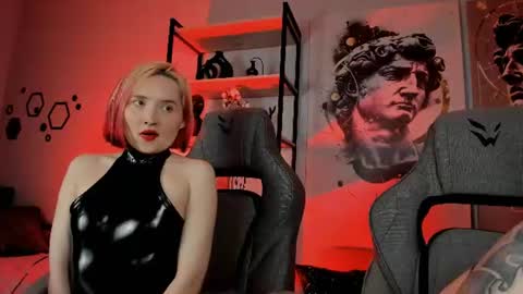 Snapshot of oliviamcclean chatting on 06.23.26 Liv online show from 06.23.26