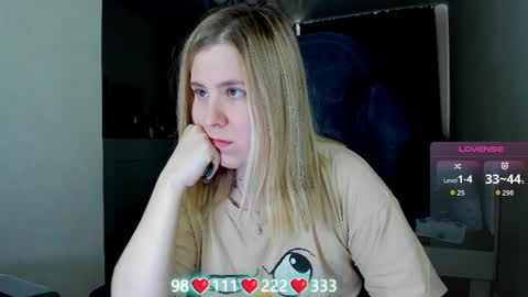 Snapshot of oliviamunk chatting on 06.11.26 . online show from 06.11.26