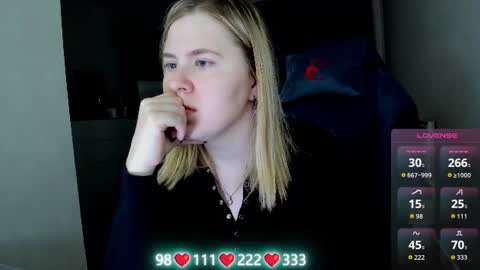 Snapshot of oliviamunk chatting on 06.13.26 . online show from 06.13.26