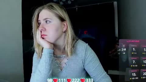 Snapshot of oliviamunk chatting on 06.21.26 . online show from 06.21.26