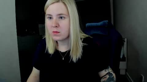 Snapshot of oliviamunk chatting on 06.29.26 . online show from 06.29.26