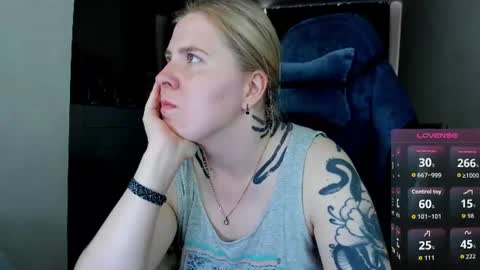 Snapshot of oliviamunk chatting on 07.14.26 . online show from 07.14.26