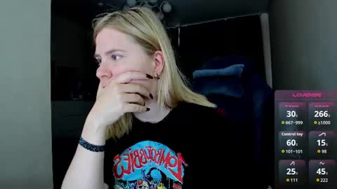 Snapshot of oliviamunk chatting on 07.16.26 . online show from 07.16.26