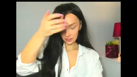 OliviaWomen online show from 02.03.26