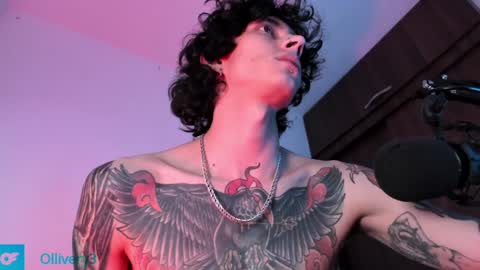 Snapshot of olliver___y chatting on 12.12.24 online show from 12.12.24