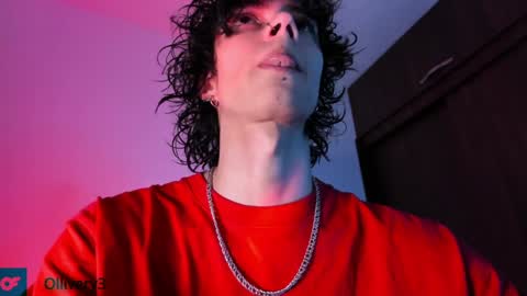 Snapshot of olliver___y chatting on 12.17.24 online show from 12.17.24
