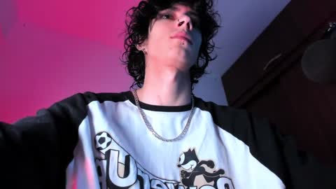 Snapshot of olliver___y chatting on 12.21.24 online show from 12.21.24