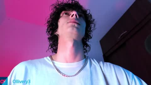 Snapshot of olliver___y chatting on 12.22.24 online show from 12.22.24
